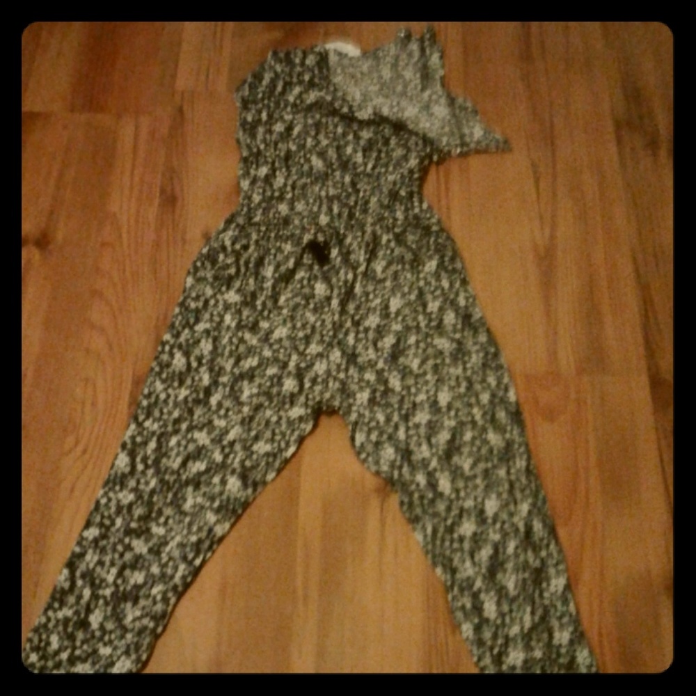 Long soft jumpsuit that's only been worn once
